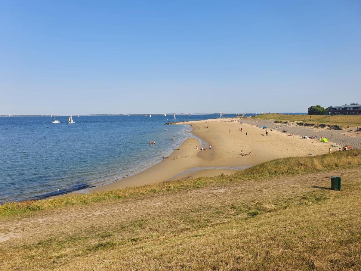 Vakantiehuis Op Villapark Oesterbaai Aan Zee , Met Speeltuin Grenzend Aan De Tuin Вемельдінге Екстер'єр фото