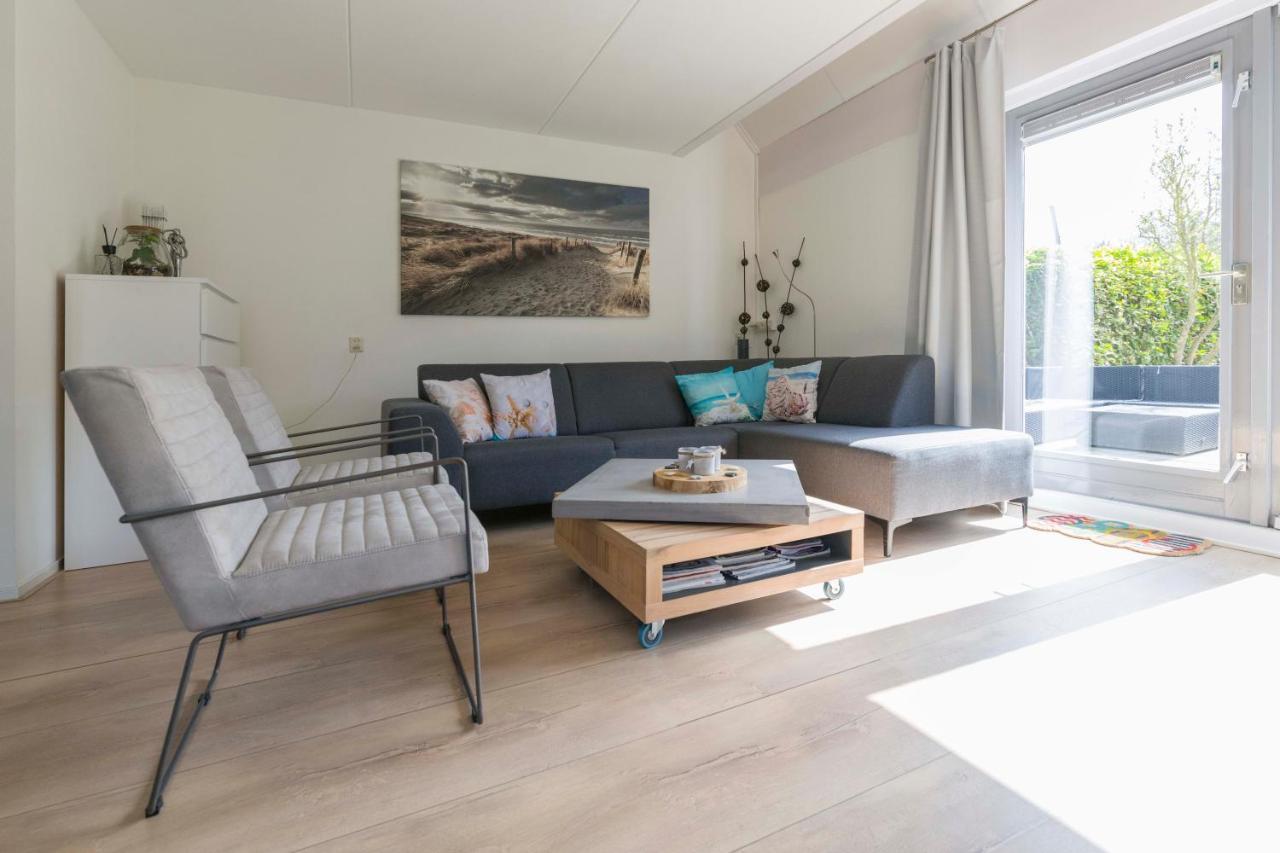 Vakantiehuis Op Villapark Oesterbaai Aan Zee , Met Speeltuin Grenzend Aan De Tuin Вемельдінге Екстер'єр фото